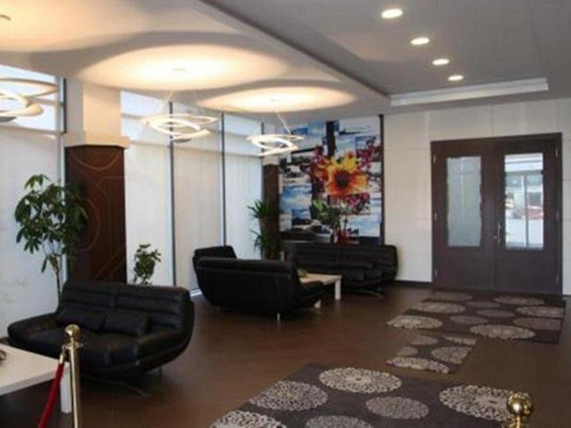 Amazona Hotel Pristina Eksteriør billede
