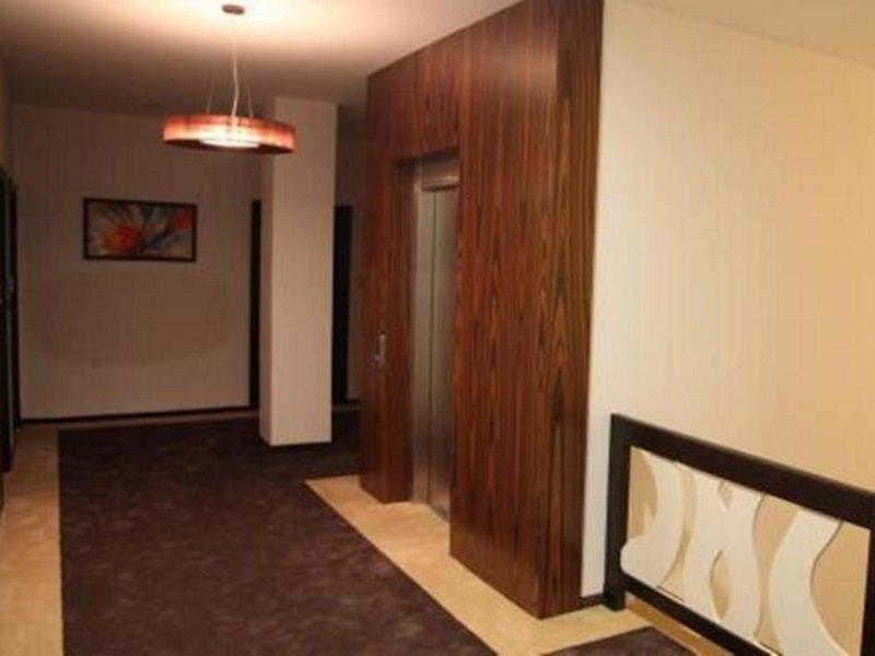 Amazona Hotel Pristina Eksteriør billede